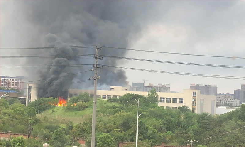 小龙王槟榔厂起火